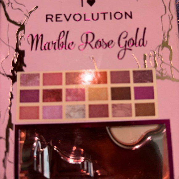 Revolution Eyeshadow Palette - Picture 4 of 9